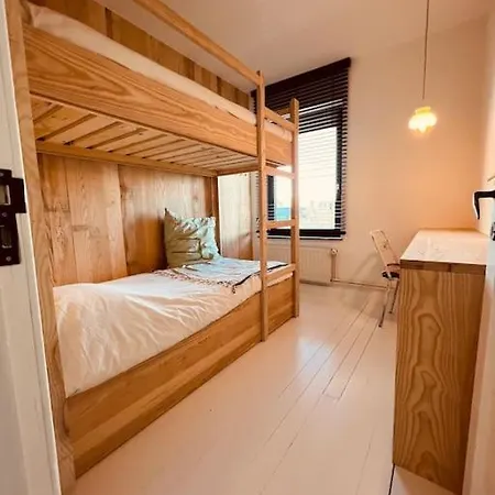 Chez Clara, Au Bord De La Lesse Holiday home