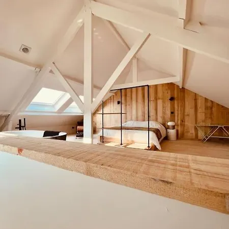 Chez Clara, Au Bord De La Lesse Holiday home