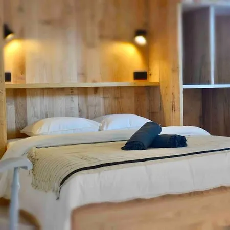 Chez Clara, Au Bord De La Lesse Holiday home