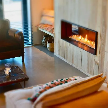 Holiday home Chez Clara, Au Bord De La Lesse