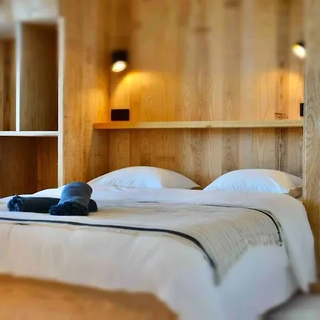 Chez Clara, Au Bord De La Lesse Holiday home
